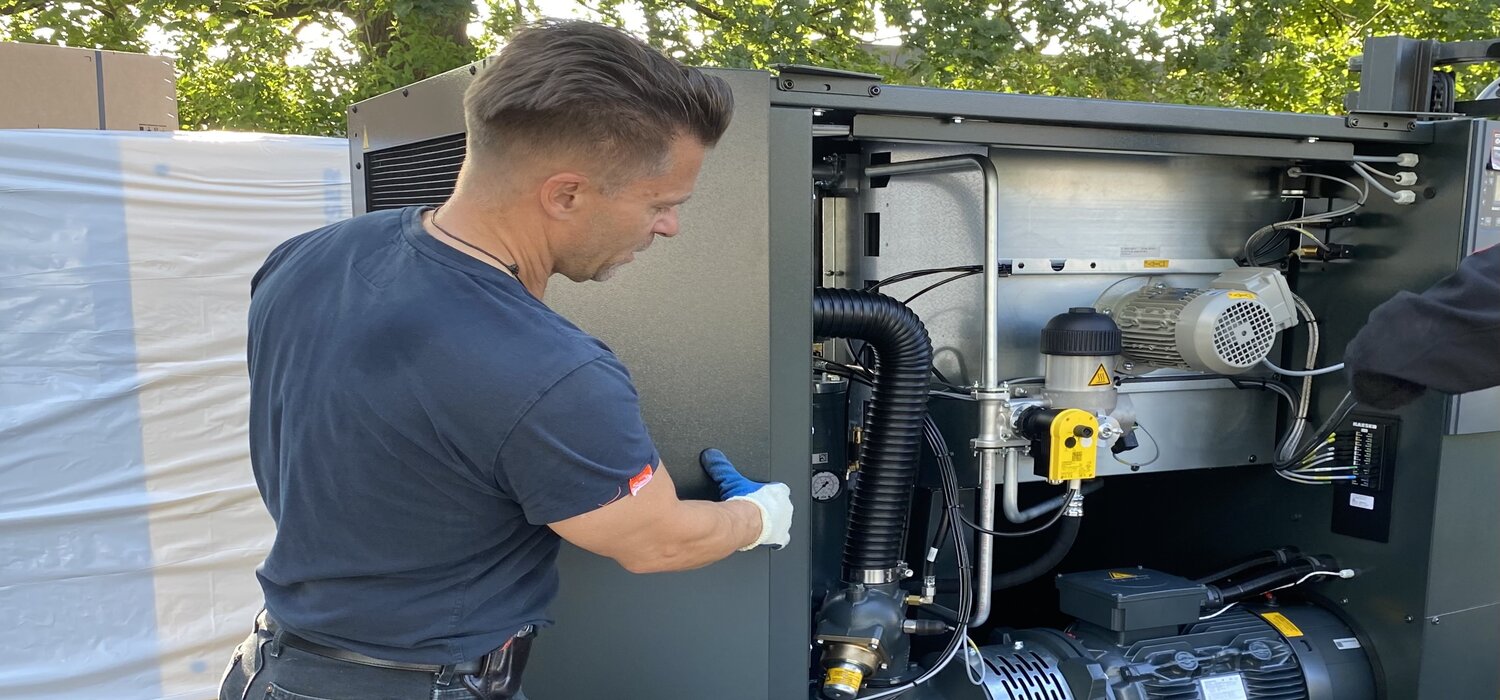 Grosskompressor Transport Hamburg – Vorbereitung zur Einbringung durch Kasper-Spezialtransporte Hamburg